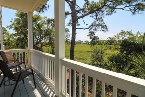 Property grounds - Easy Beach Access | Private Hot Tub + Elevator Retreat (Tybee Island)