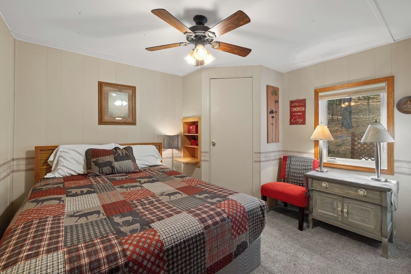 4 chambres, fer et planche à repasser, lit parapluie, Wi-Fi