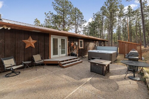 Prairie Creek Cabin Getaway