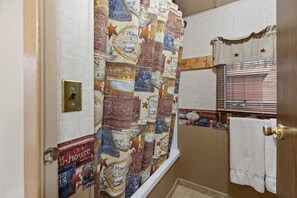 Interior - Prairie Creek Cabin Getaway (Rapid City)