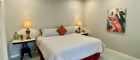 Iron/ironing board, WiFi, bed sheets