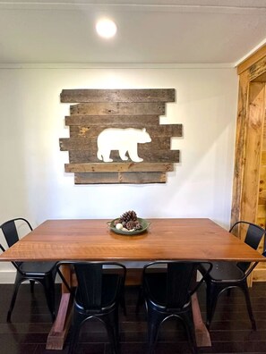 Dining - Log Cabin with modern comfort, hiking,fishing&more (Big Indian)