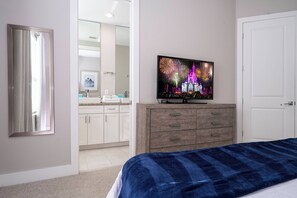 Iron/ironing board, travel cot, WiFi, bed sheets - 3 Suites | 6 Min to Disney (Kissimmee)