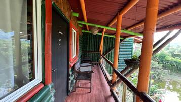 Kamar Double atau Twin Deluks, pemandangan kebun | Teras/patio