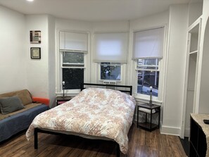 1 slaapkamer, een bureau, gratis wifi, beddengoed
