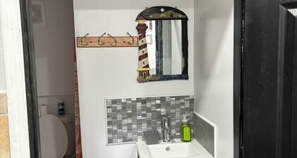 1 bedroom across Temple Pharmacy & Dental School