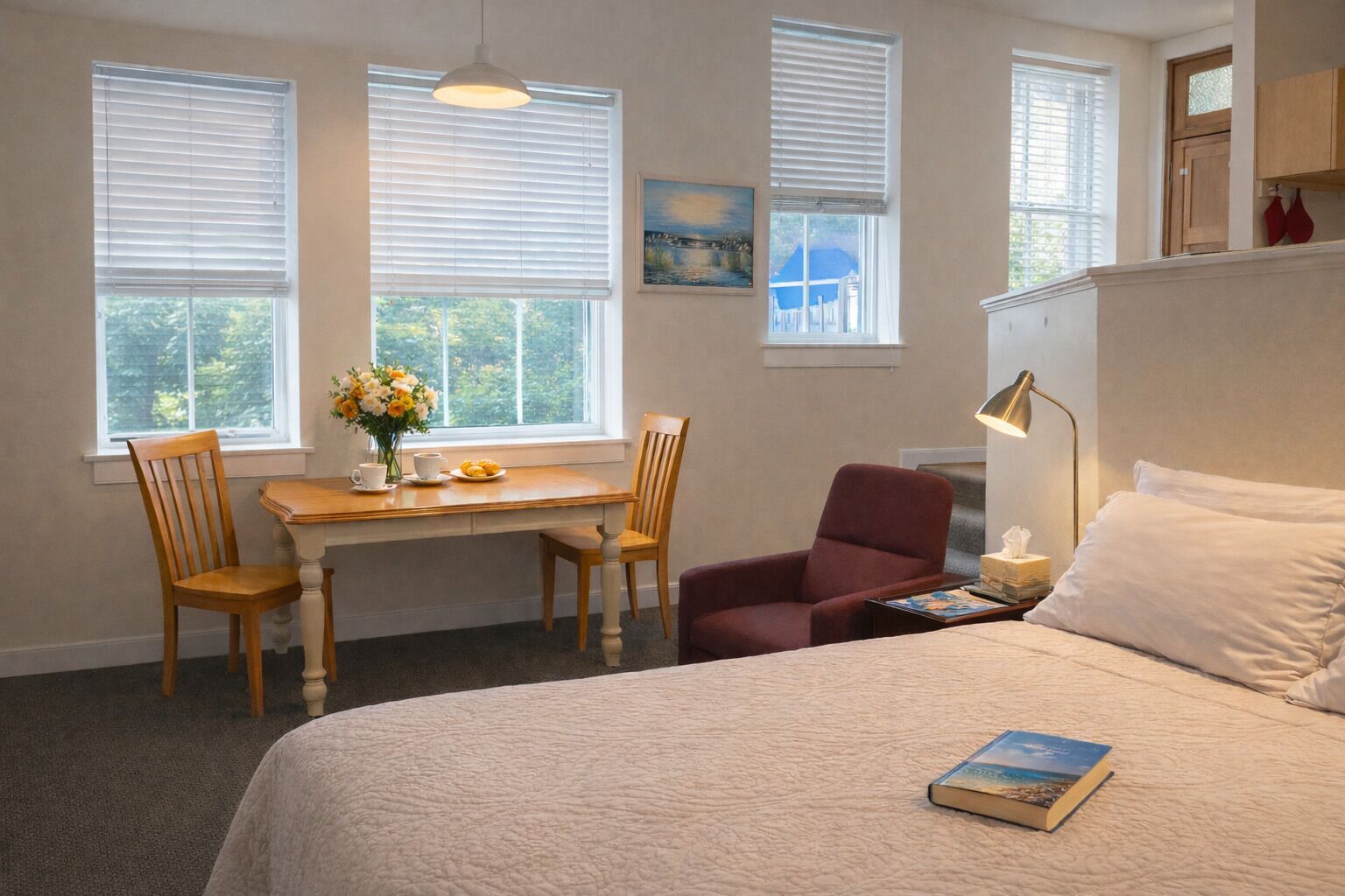 Naomi-Ruth Suite | Desk, soundproofing, iron/ironing board, free WiFi
