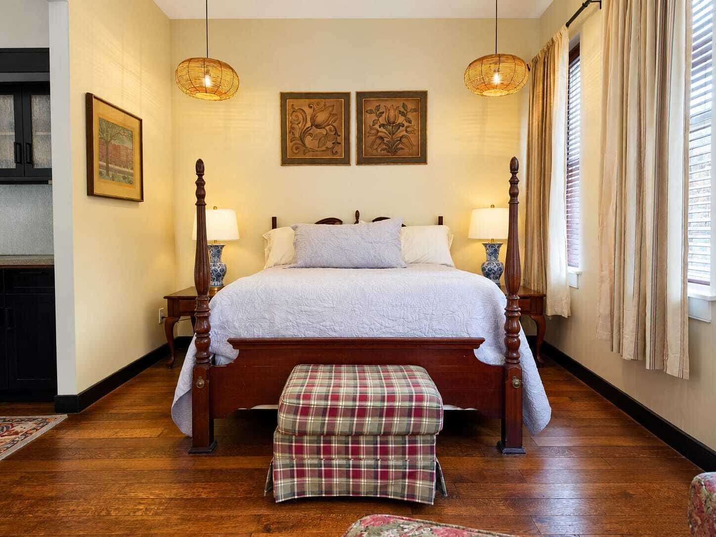 Queen-Esther Suite | Desk, soundproofing, iron/ironing board, free WiFi