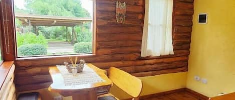 Comfort Double Room, Patio, Courtyard View | Dining