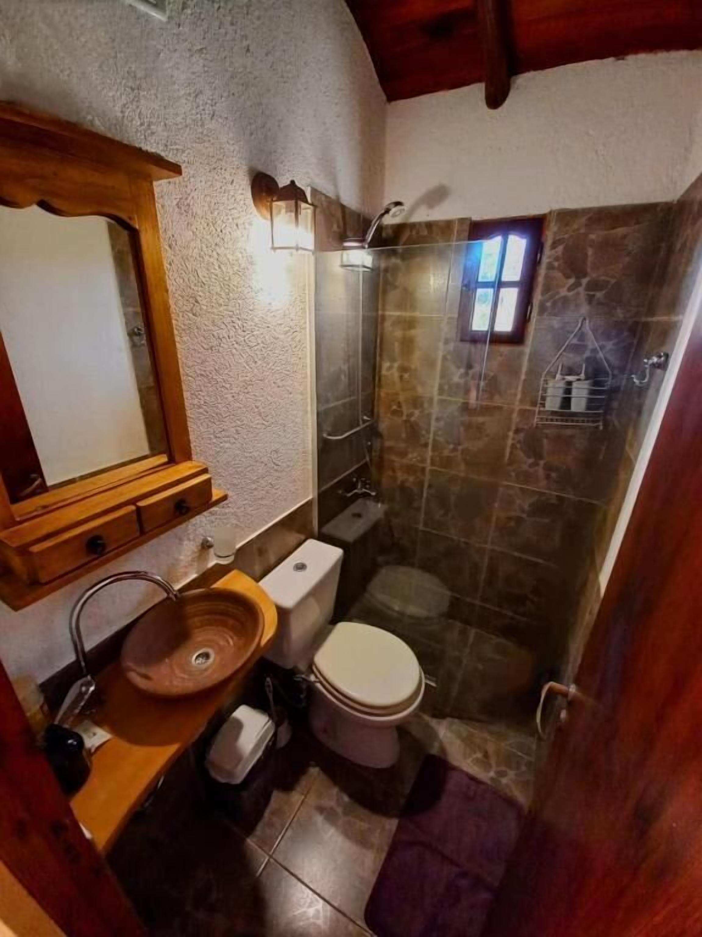 Dobbeltrom – comfort, terrasse, bakgårdsutsikt | Bad | Hårføner og håndklær