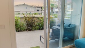 Interior - Armonia - Two Bedroom Apartment, Sleeps 6 (Desenzano del Garda)