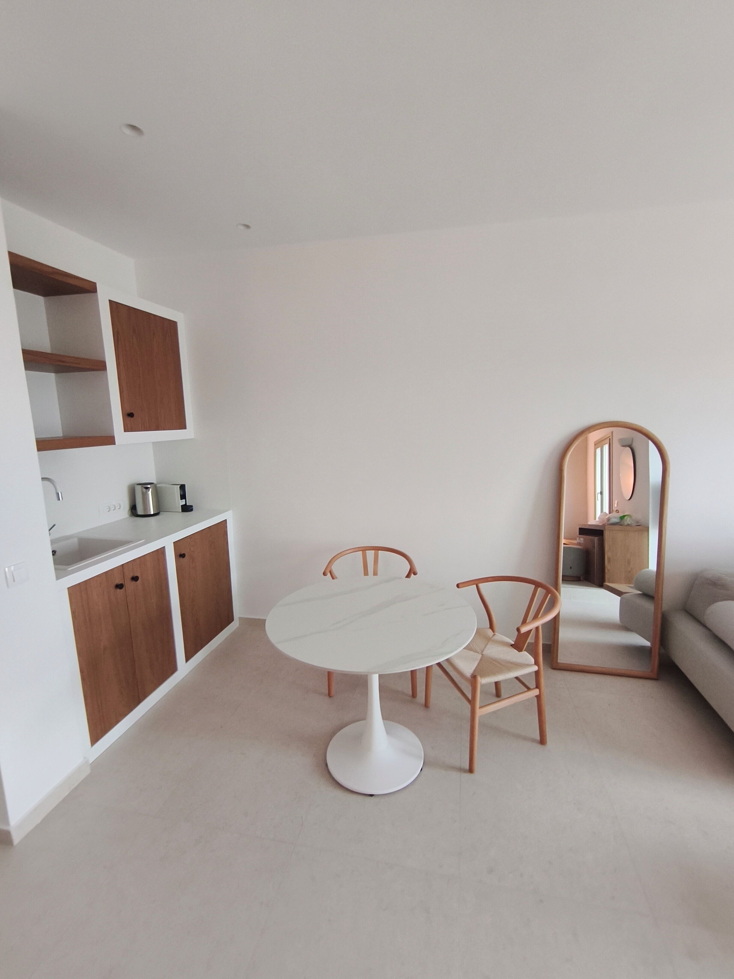 Deluxe Suite | Living area