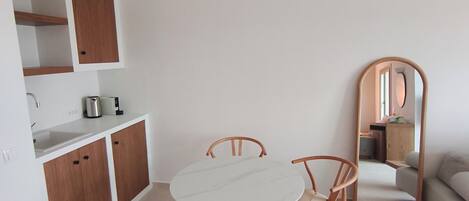 Deluxe Suite | Living area