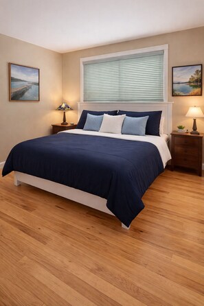 3 bedrooms, iron/ironing board, free WiFi, bed sheets - 3-bedroom house on Webster Lake with amazing views, beach and boat launch access (Webster)