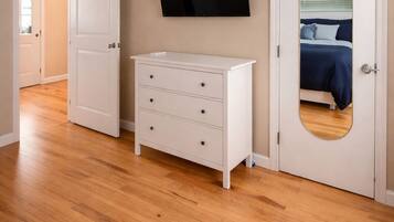 3 chambres, fer et planche à repasser, Wi-Fi gratuit, draps fournis