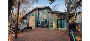 Terrace/patio - "The Drive Thru"@Lake Travis
A propper GAME ROOM you can literally DRIVE Thru (Leander)