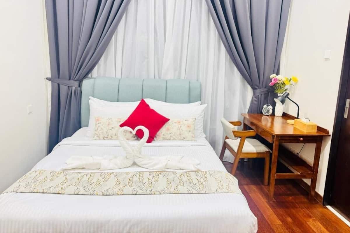 Schreibtisch, Bügeleisen/Bügelbrett, kostenloses WLAN