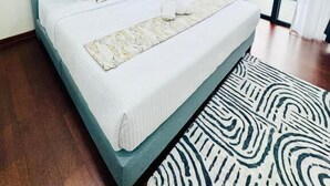 Desk, soundproofing, iron/ironing board, free WiFi - The Manor by Panorama Suite (Kuala Lumpur)