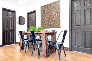 Dining - MoonBeam - Meditation retreat (Big Indian)
