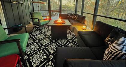 Location! Location! Near food, skiing, breweries! Entire Cabin in Burnsville,NC