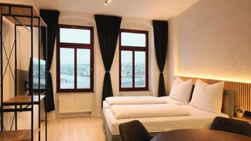 Bügeleisen/Bügelbrett, Reisekinderbett, kostenloses WLAN, Bettwäsche