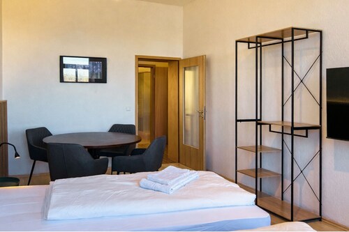 Stylisches Boutique-Apartment mit Elbblick & Hotelkomfort