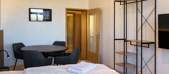 Stylish boutique apartment with Elbe view & hotel comfort