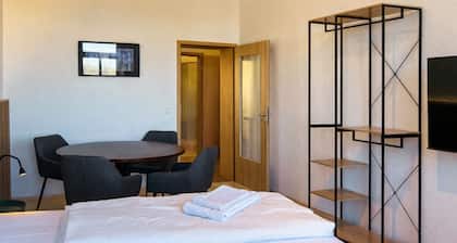 Stylisches Boutique-Apartment mit Elbblick & Hotelkomfort