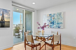 Dining - The Platinum Pearl' Marina Spirit Front Row Water View Pool, Gym (Marina del Rey)
