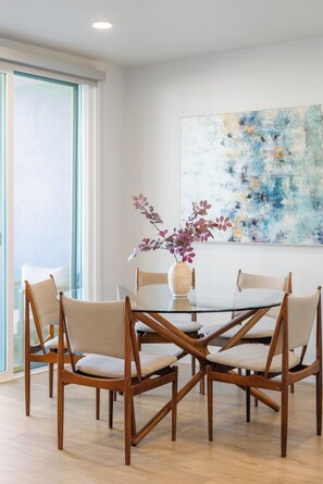 Dining - The Platinum Pearl' Marina Spirit Front Row Water View Pool, Gym (Marina del Rey)