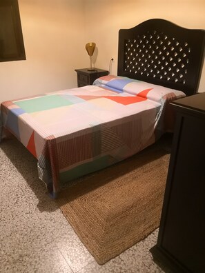 Internet, bed sheets - A complete change of scenery in the wild Andalusian mountains (Pizarra)