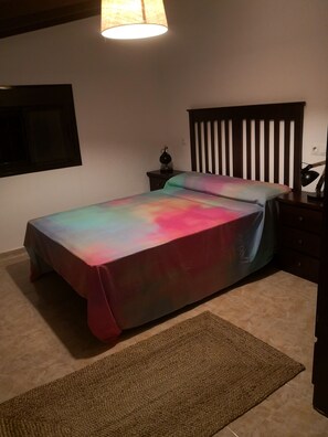 Internet, bed sheets - A complete change of scenery in the wild Andalusian mountains (Pizarra)