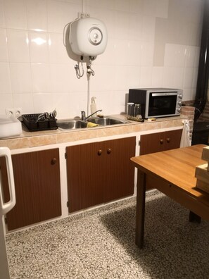 Private kitchen - A complete change of scenery in the wild Andalusian mountains (Pizarra)