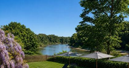 Le Clos des Berges de l'Ain - House 8/10 pers with swimming pool on the river bank - France