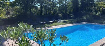 Le Clos des Berges de l'Ain - Riverfront house with pool