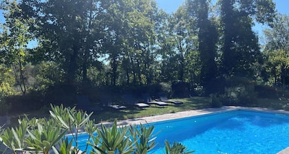 Le Clos des Berges de l'Ain - Riverfront house with pool