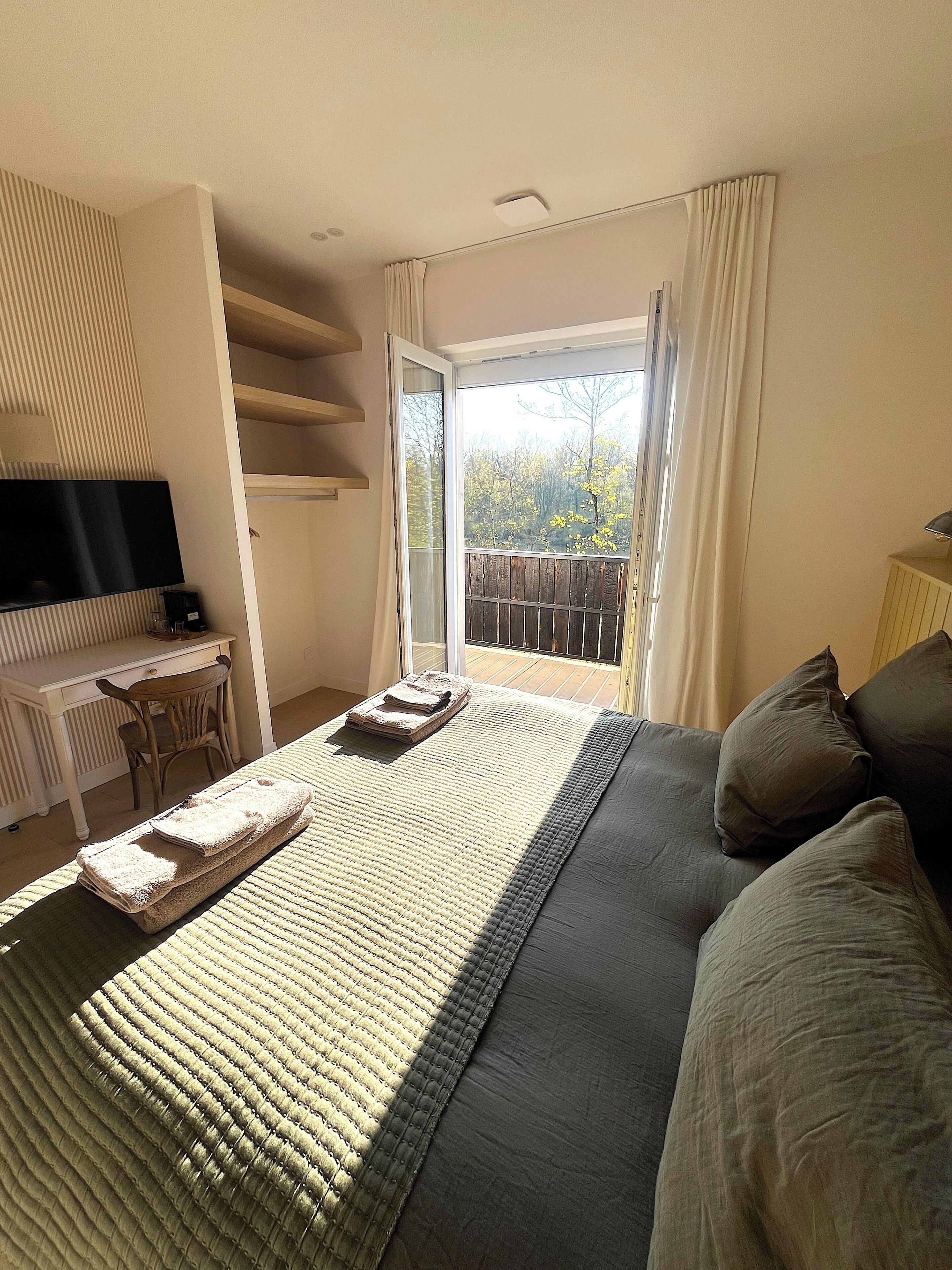 4 slaapkamers, reisbedje, wifi, beddengoed