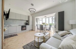 TV - Luxurious home in Rottingdean by the sea (Brighton)