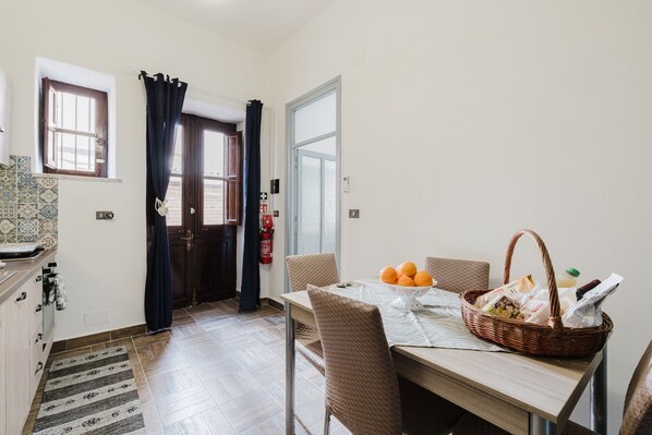 Dining - Montereale Holiday House Apartment with Wi-Fi, Air Conditioning, and Sauna on Request (Monreale)