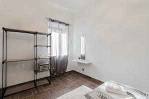 Strykjärn/strykbräda, wi-fi och sängkläder