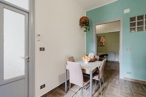Dining - Montereale Holiday House Apartment with Wi-Fi, Air Conditioning, and Sauna on Request (Monreale)