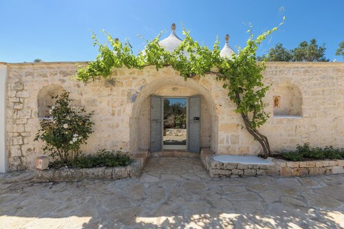 Trullo Cecapesce by Perle di Puglia