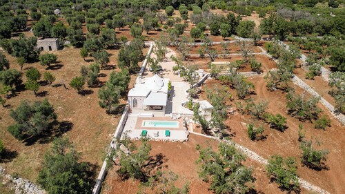 Trullo Cecapesce by Perle di Puglia