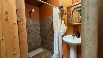 Comfort Shared Dormitory, Private Bathroom | Bathroom