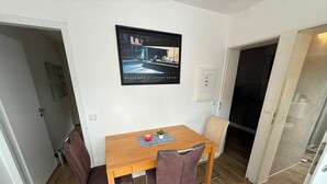Unclassified image, 4 of 7, button - 3-bed apartment with kitchen & bathroom | Pension Kalifornia (NH) (Osterholz-Scharmbeck)