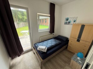 WiFi, bed sheets - 3-bed apartment with kitchen & bathroom | Pension Kalifornia (NH) (Osterholz-Scharmbeck)
