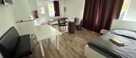 9 makuuhuonetta, Wi-Fi, vuodevaatteet