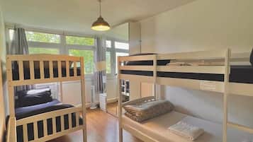 3 bedrooms, iron/ironing board, free WiFi, bed sheets