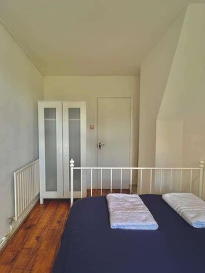 3 chambres, fer et planche Ă repasser, Wi-Fi gratuit, draps fournis