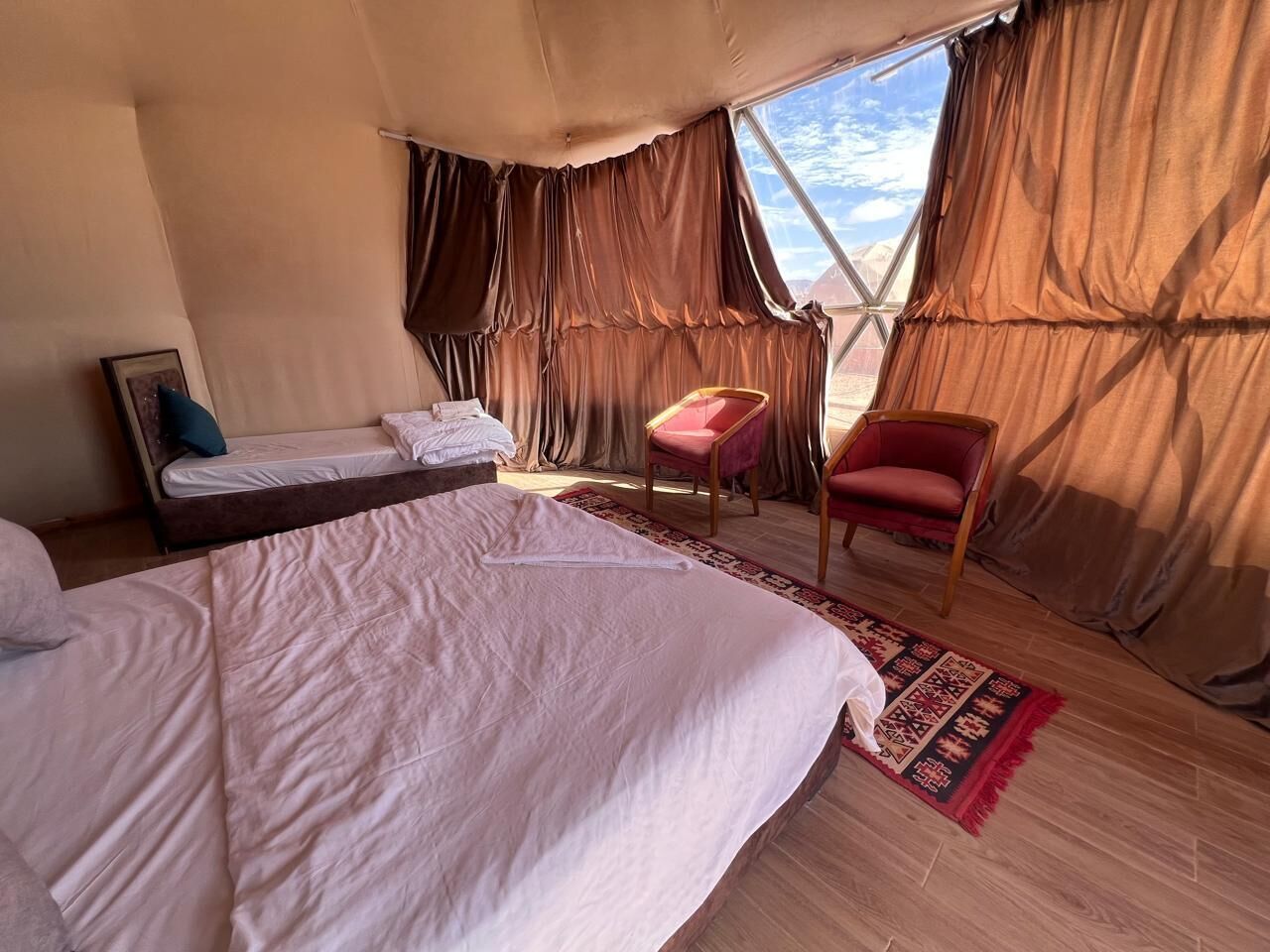 Phòng 3, phòng tắm riêng, quang cảnh sa mạc | Màn/rèm cản sáng, phòng cách âm, truy cập Internet không dây miễn phí 